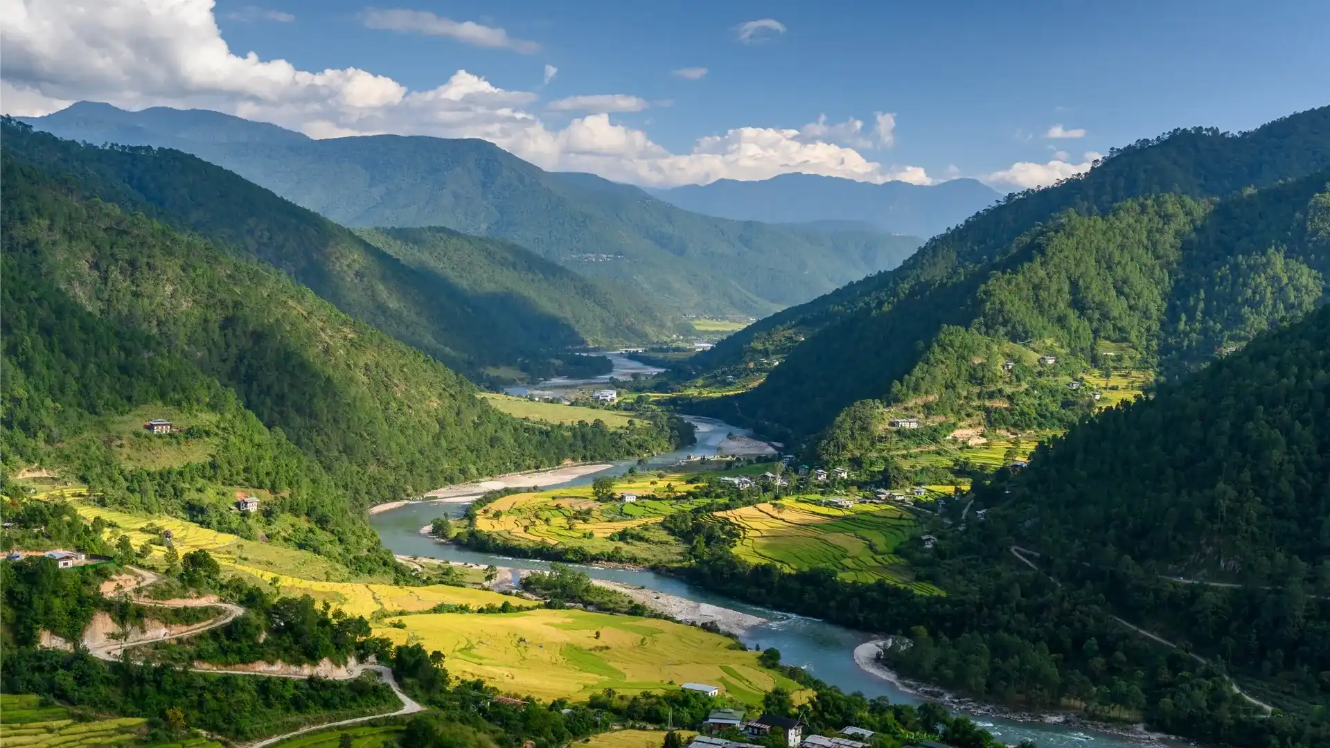 66bf02f4ff8c371f83c79a5b_66bef5d44cb0efc569e8a585_punakha-valley-bhutan