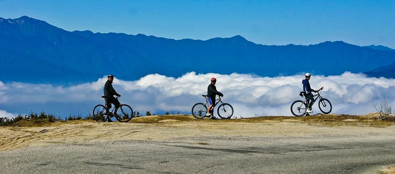 Tour-on-Wheels-in-Bhutan-cycling-at-high-Passes