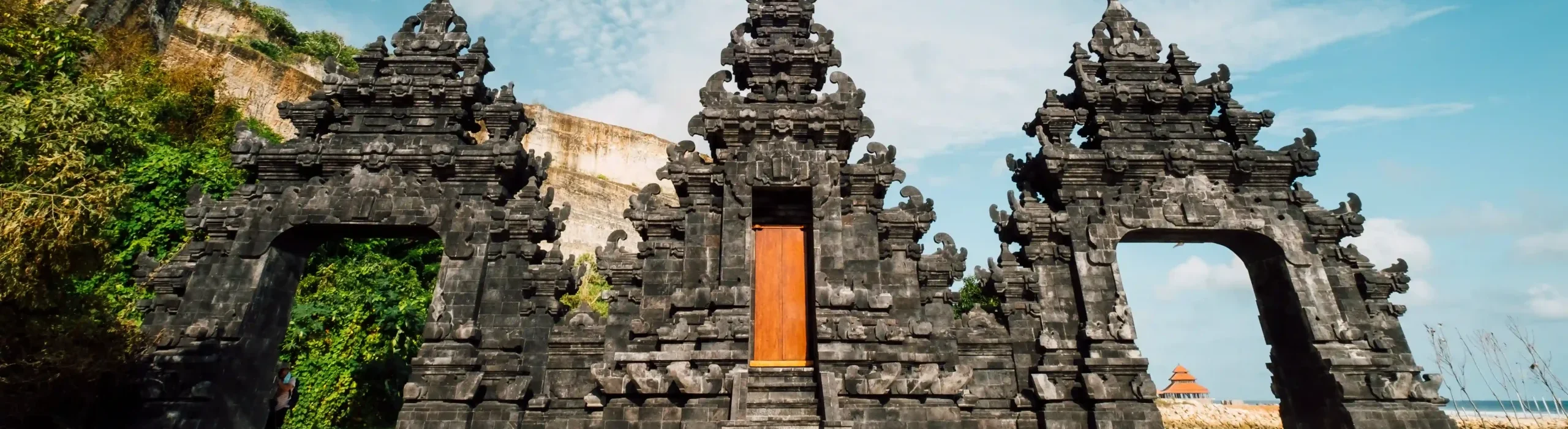 bali-temple-gate-entrance-beach-indonesia