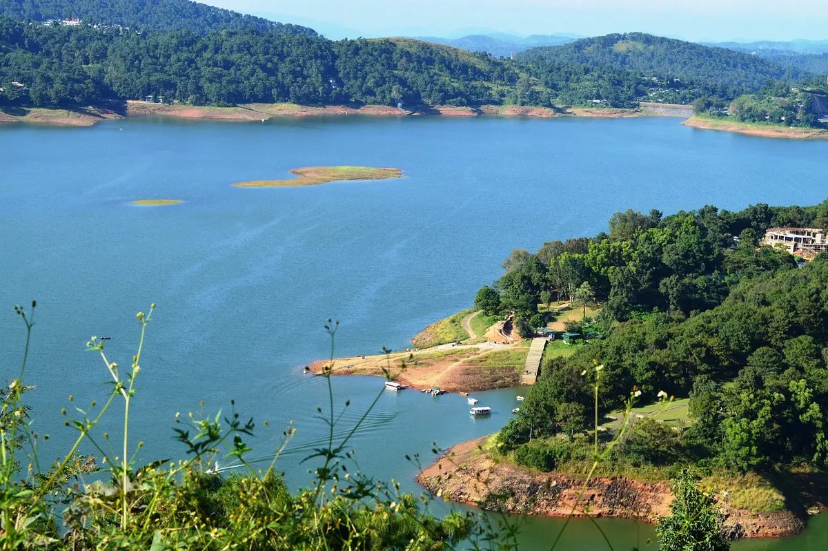 amazing-umium-lake